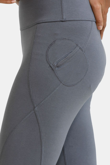Zelocity All Day 3/4Th Yoga Leggings - Grey Pinstripe — image 5